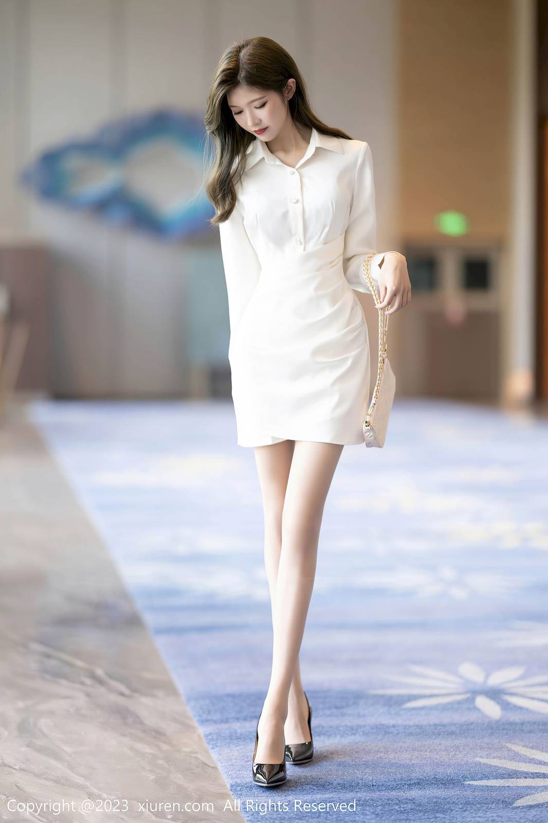 秀人网美女模特程程程-白色职场OL服饰搭配原色丝袜写真-5