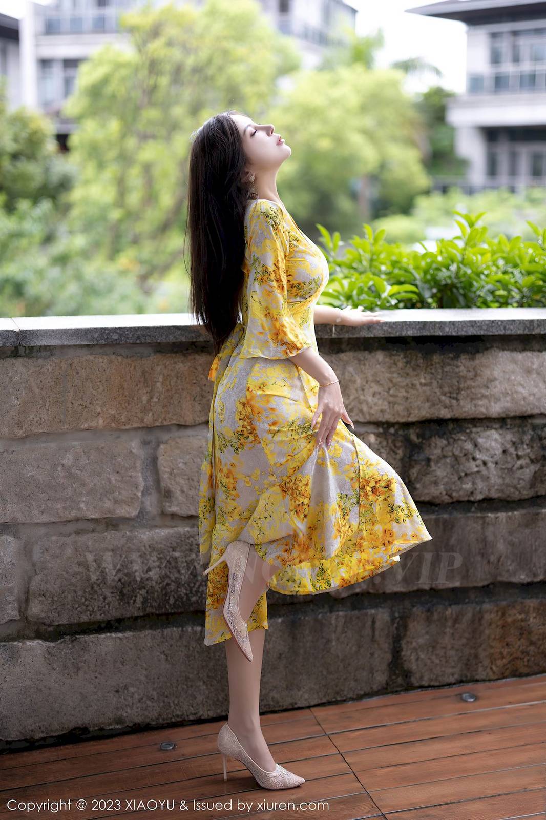 语画界美女模特小蛮妖Yummy连衣长裙原色丝袜贵州旅拍-8