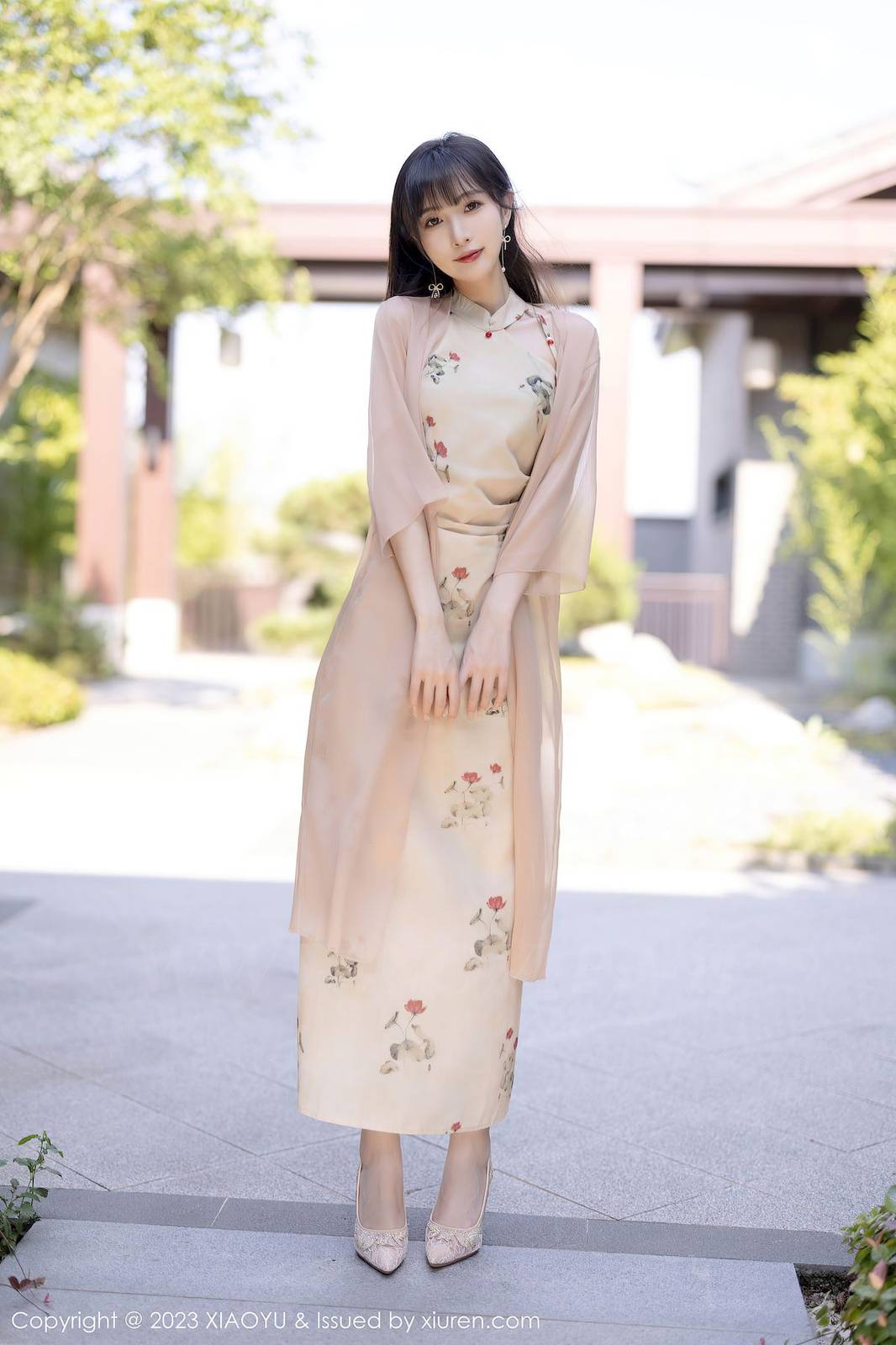 语画界美女模特林星阑蓝杏色旗袍黑色苗族服饰性感写真-5