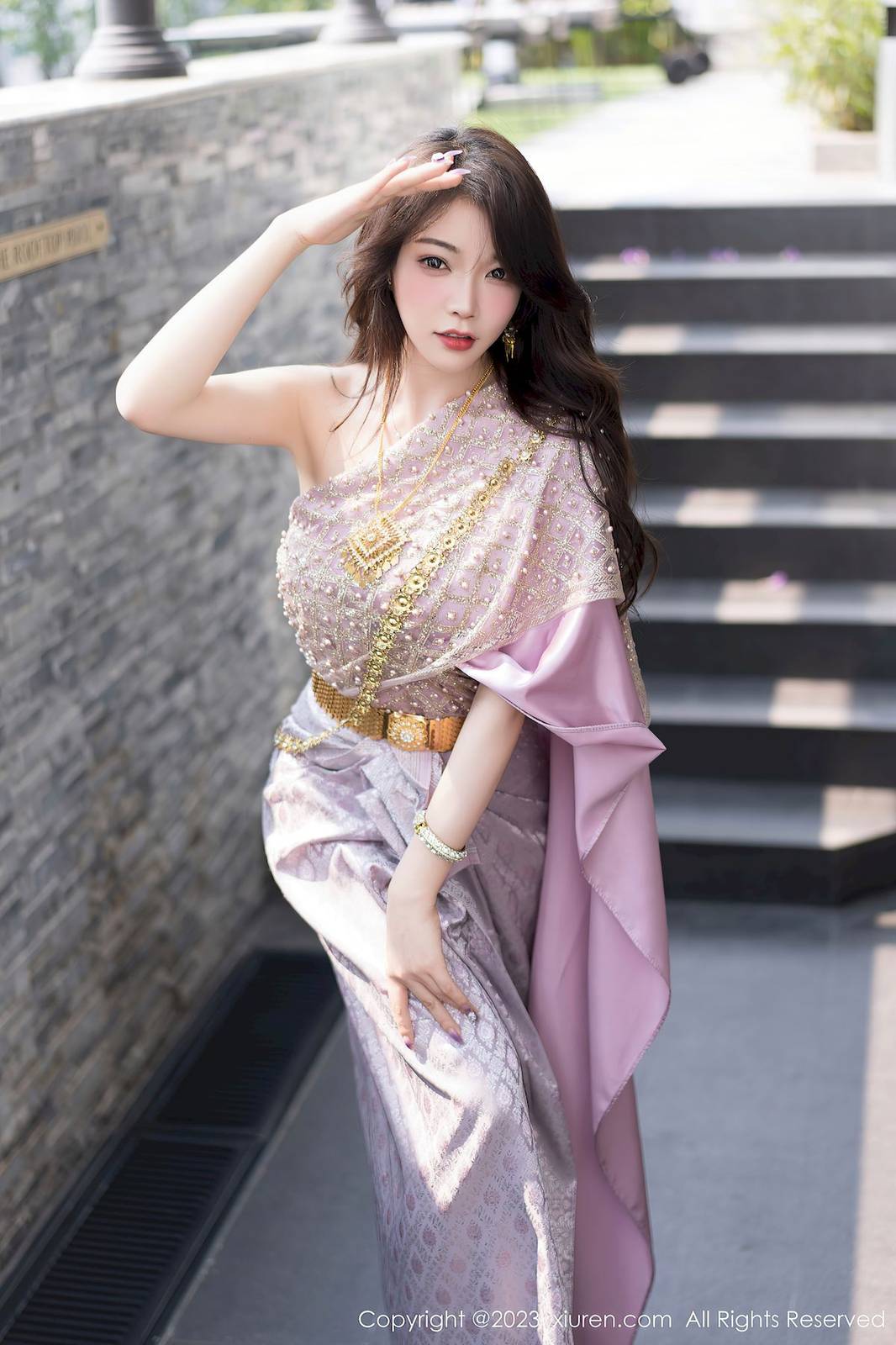 秀人网性感女神徐莉芝Booty粉灰色长裙微露小蛮腰写真-5