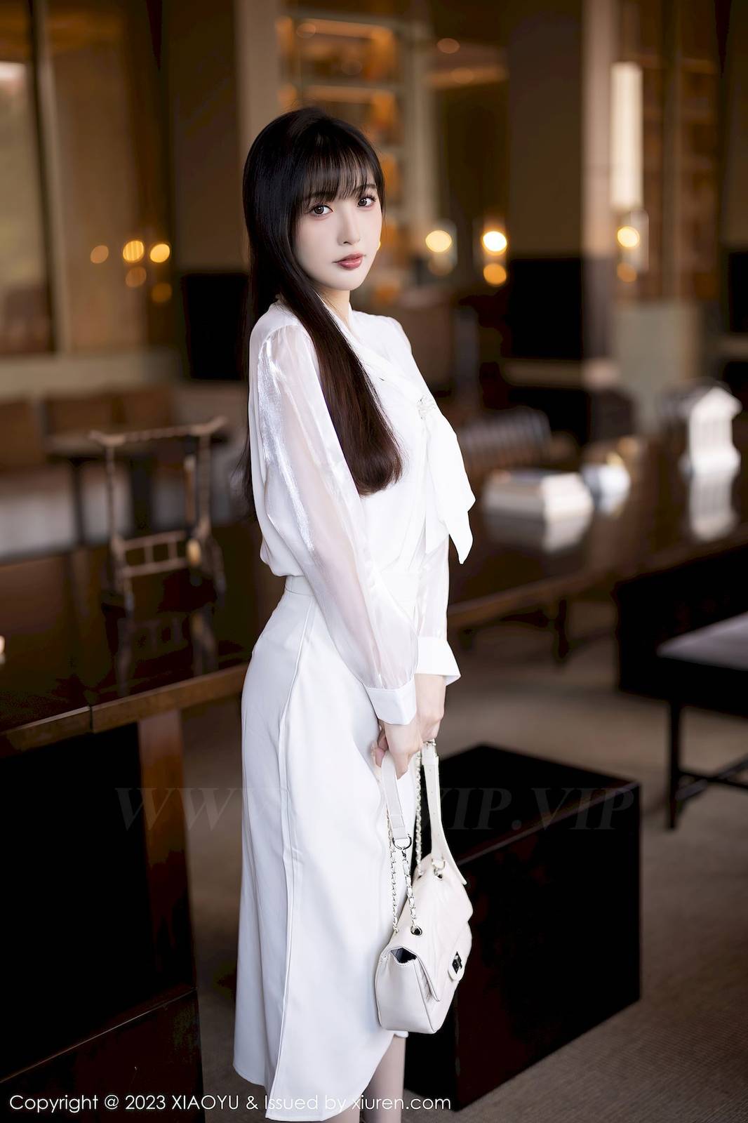 语画界美女模特林星阑白色长裙搭配原色丝袜惠州旅拍-5