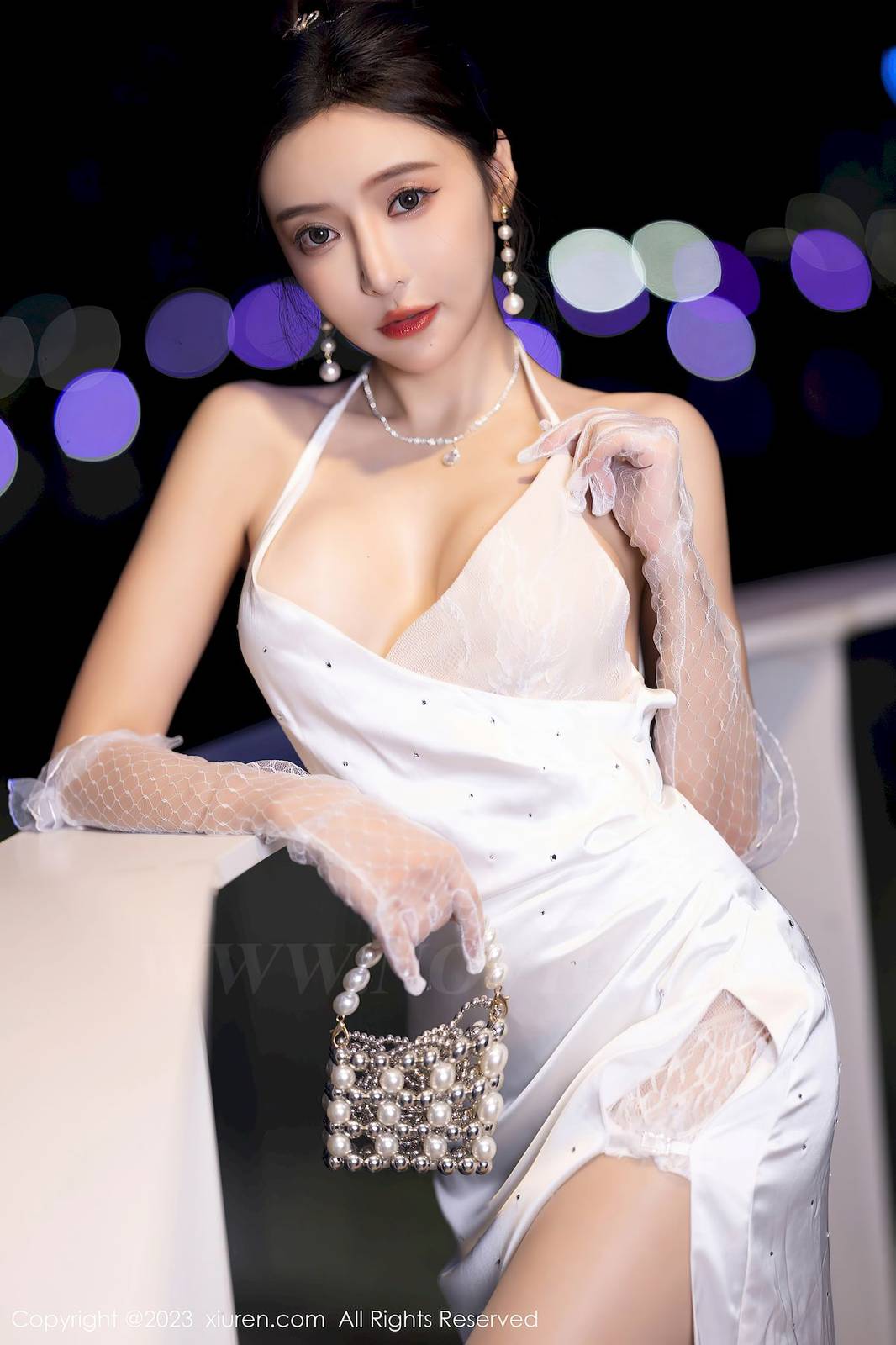 秀人网性感女神王馨瑶yanni白色礼裙白色高跟鞋安吉旅拍-10