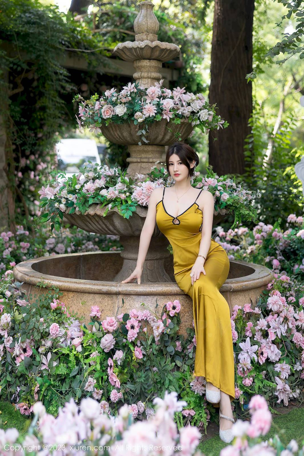 秀人网美女模特陈诗诗kiki吊带长裙搭配原色丝袜性感写真-4