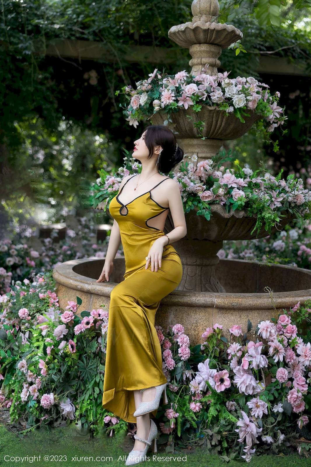 秀人网美女模特陈诗诗kiki吊带长裙搭配原色丝袜性感写真-7