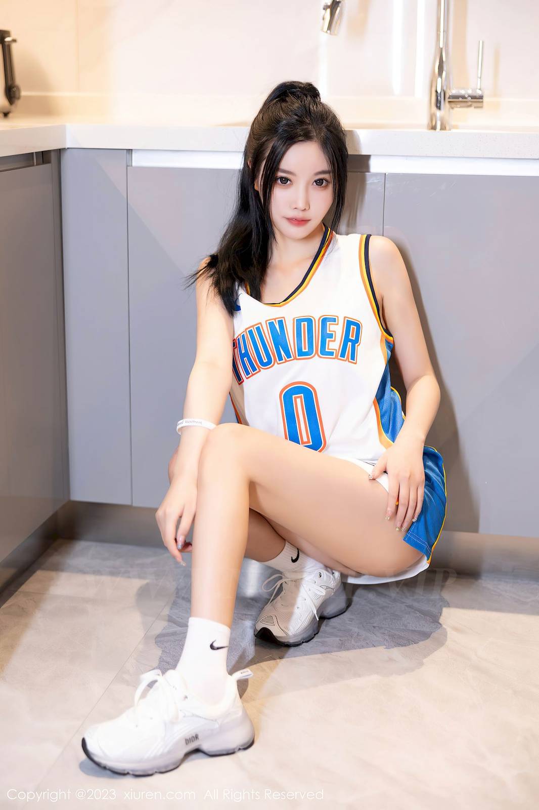 秀人网性感女神杨晨晨Yome白色服饰丰腴身材安吉旅拍-7