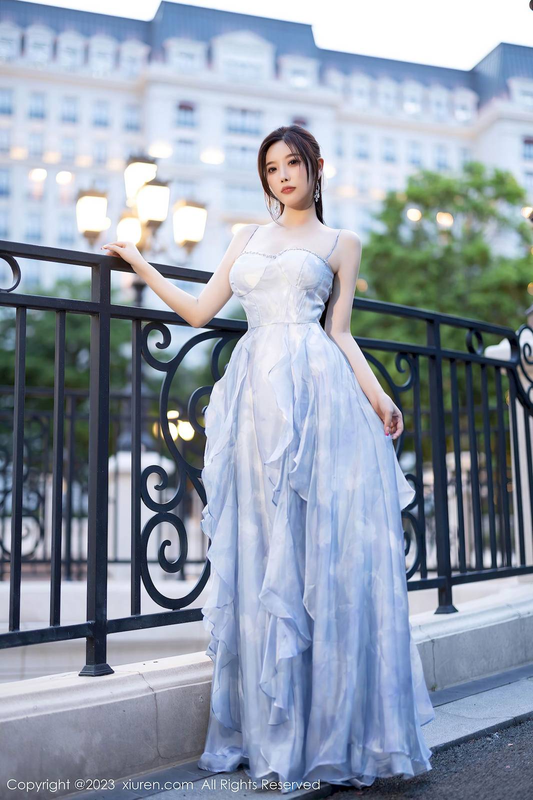 秀人网性感女神杨晨晨Yome多套服饰丰腴身材安吉旅拍-13