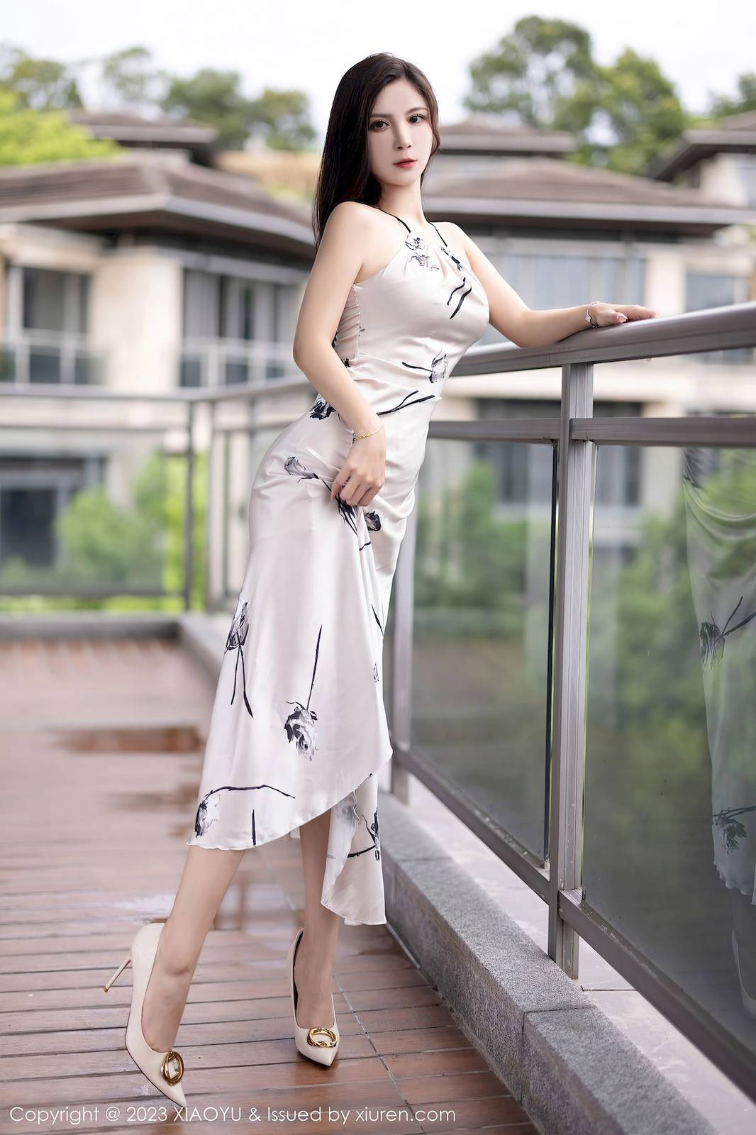 语画界美女模特小蛮妖Yummy浅色长裙原色丝袜贵州旅拍-4