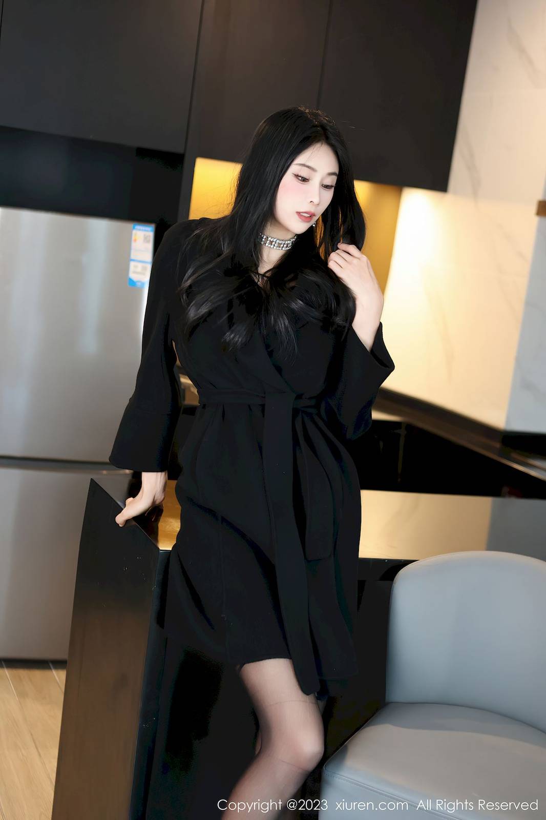 秀人网美女模特草莓mm黑色外套搭配魅惑黑丝性感写真-5