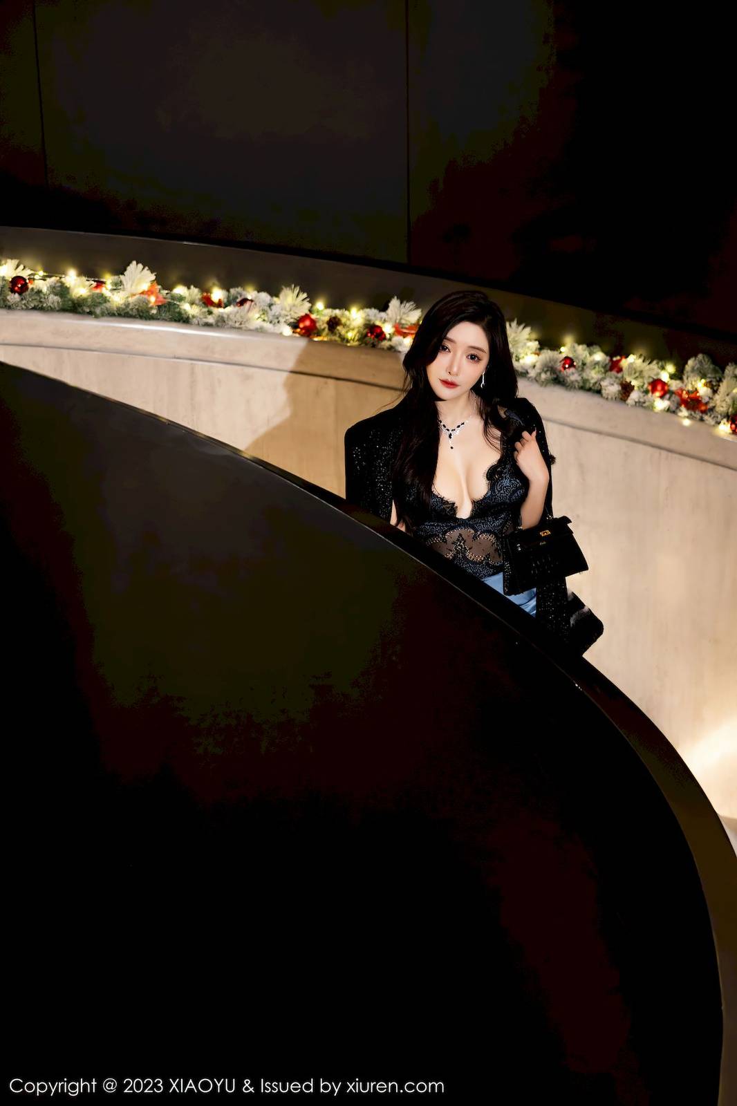 语画界女神王馨瑶yanni连衣礼裙搭配魅惑黑丝海南旅拍-5