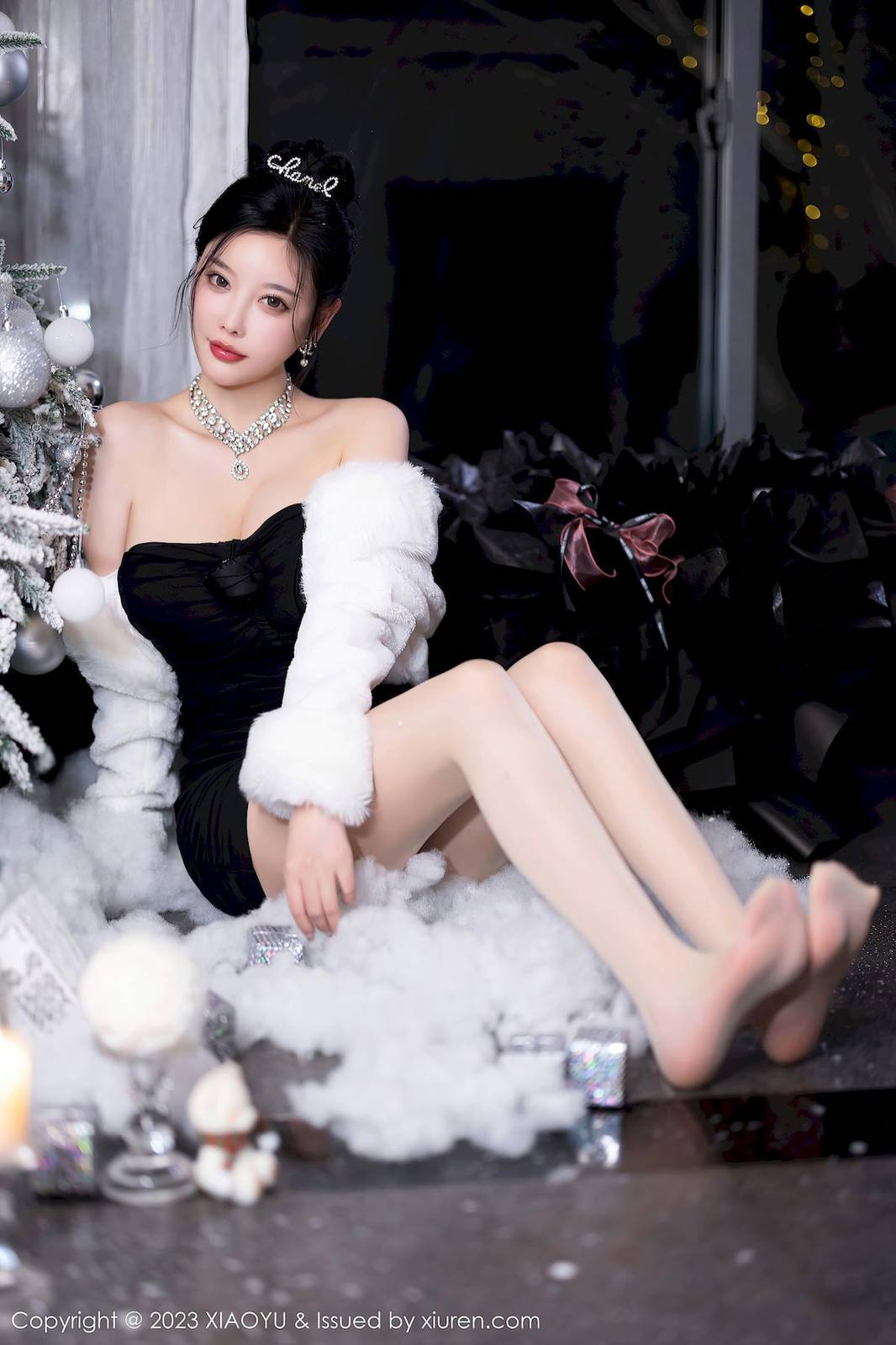 语画界性感女神杨晨晨Yome圣装出席诞愿有你海南旅拍 