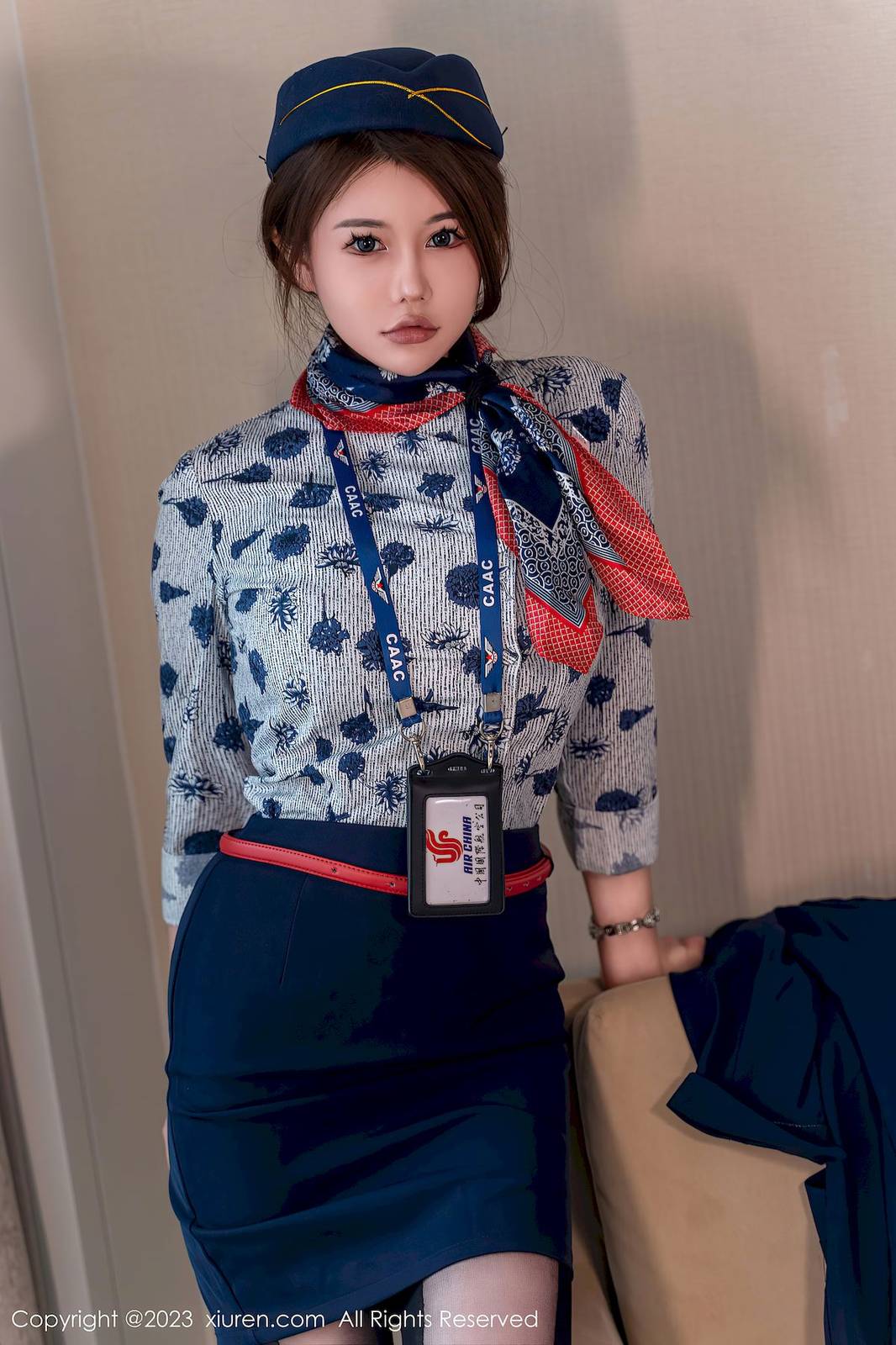 秀人网美女模特甜妮空姐制服搭配黑丝美腿性感写真-8