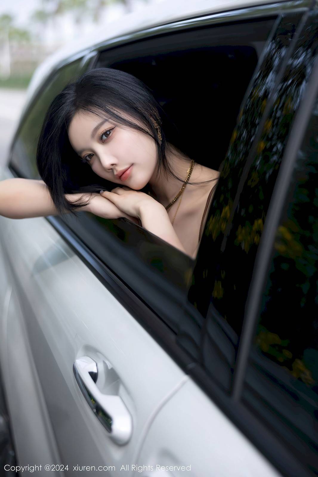 秀人网女神杨晨晨Yome咖啡色套装修长美腿性感写真-2