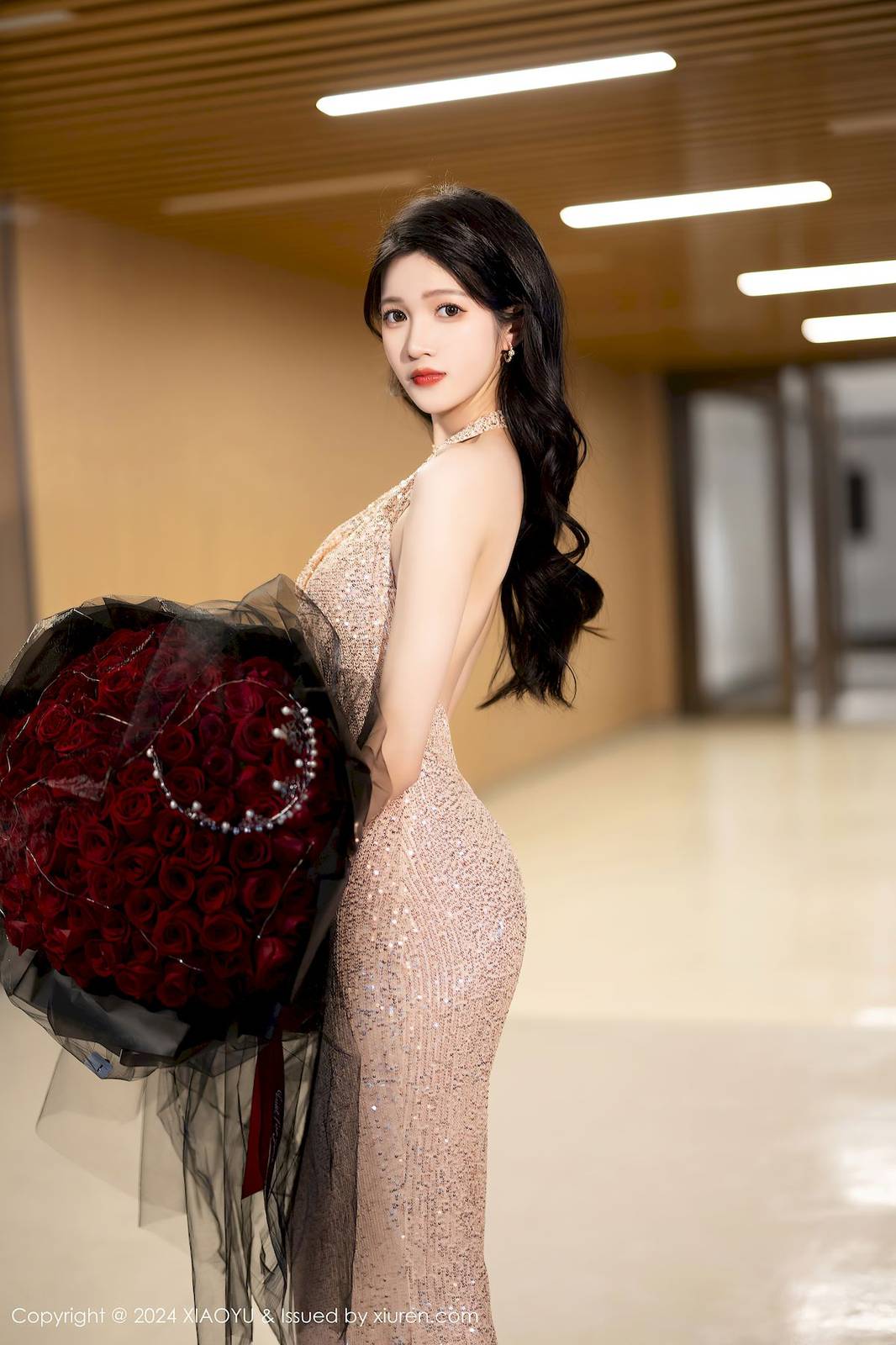 语画界美女模特程程程-连衣长裙搭配修长美腿性感写真-8