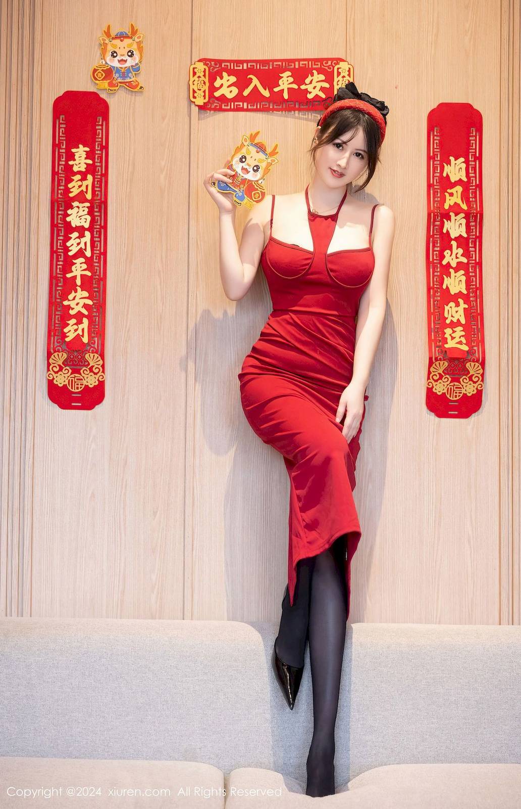 秀人网模特陈诗诗kiki红色短裙搭配诱人黑丝性感写真-20