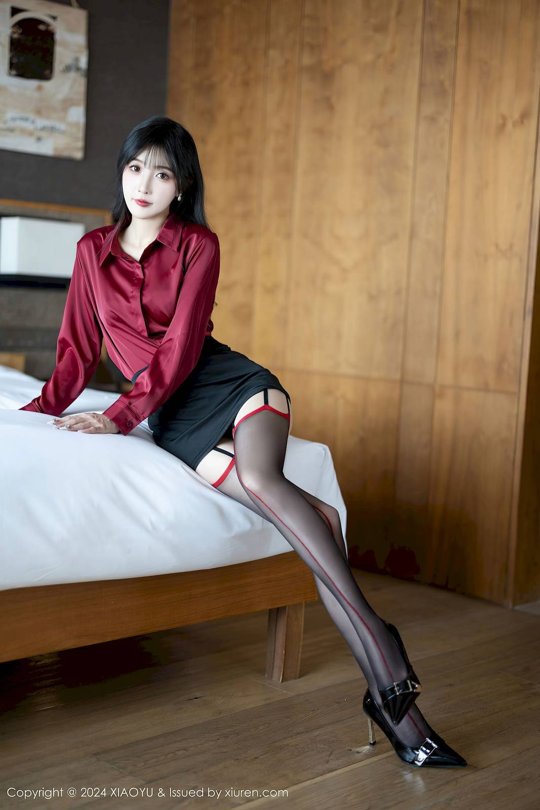 语画界模特林星阑红色上衣搭配黑色短裙哈尔滨旅拍-8