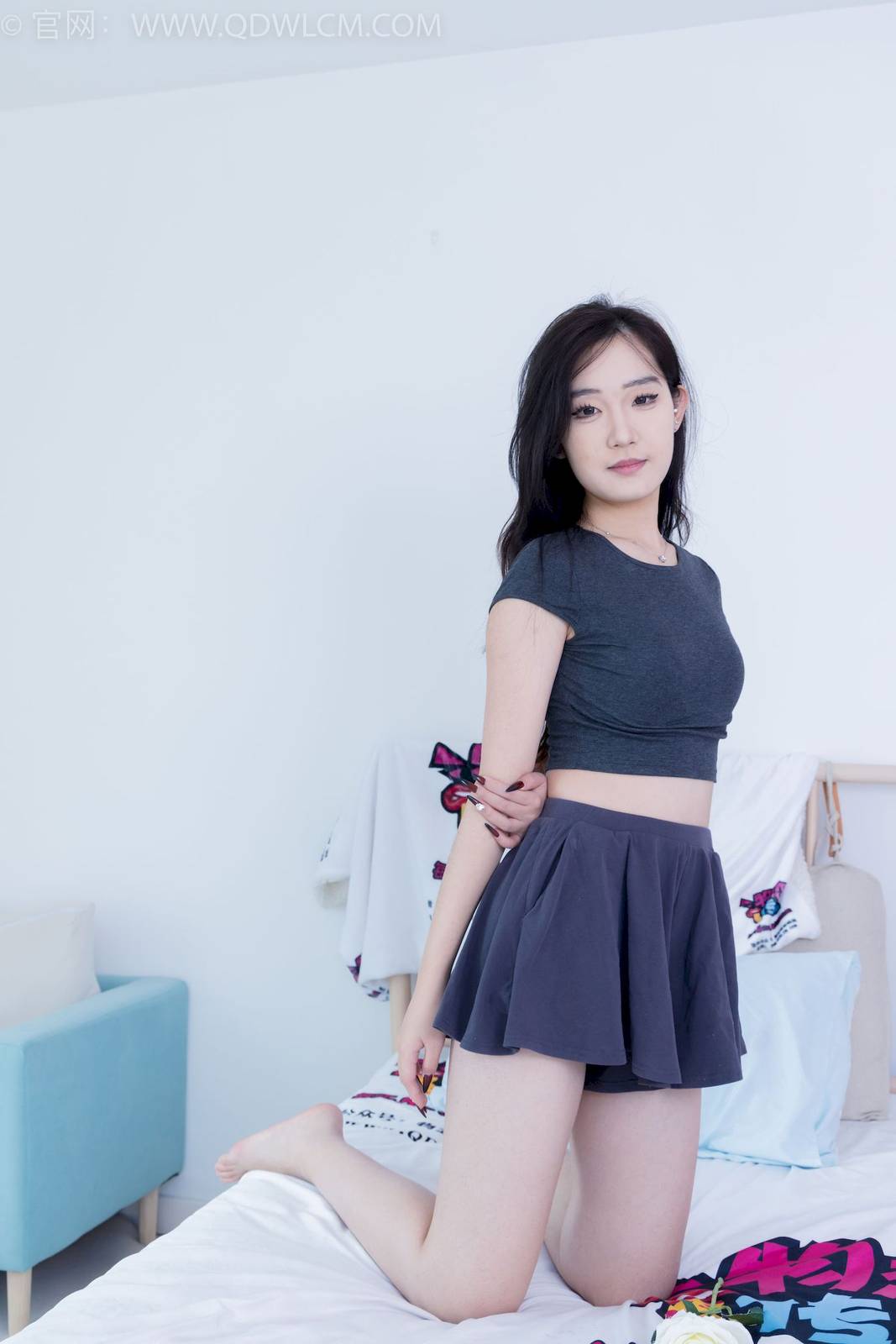 物恋传媒模特橙橙微露小蛮腰坠入爱河主题私房写真-10