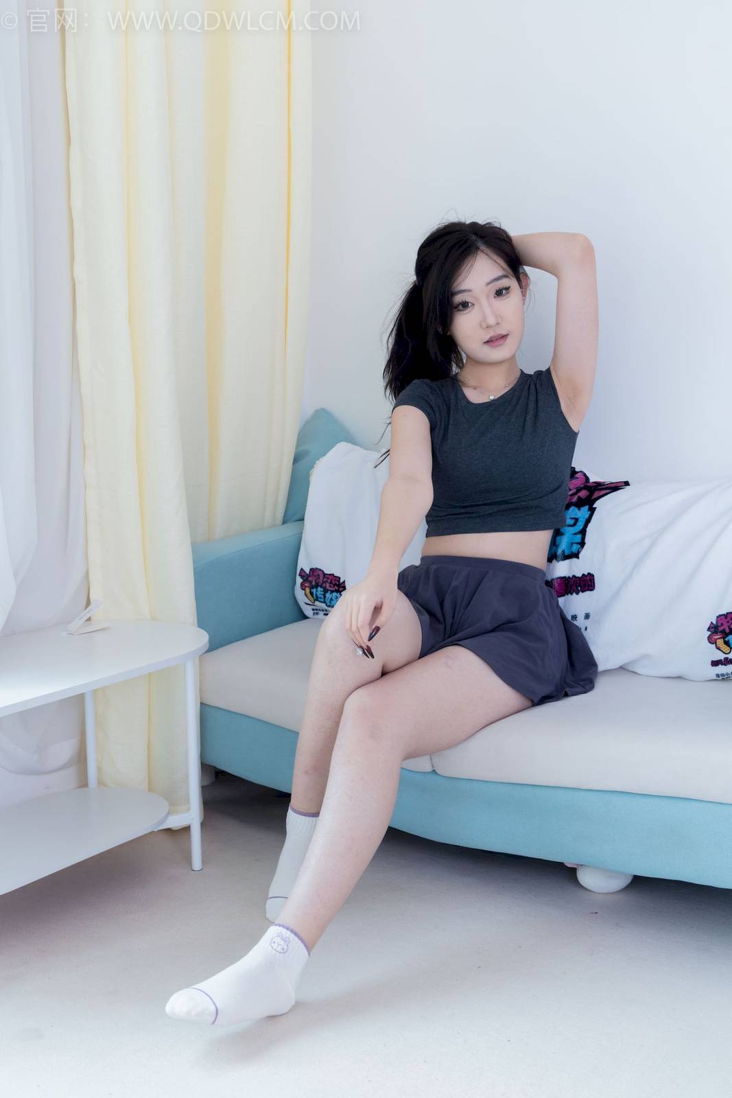 物恋传媒模特橙橙微露小蛮腰坠入爱河主题私房写真-55