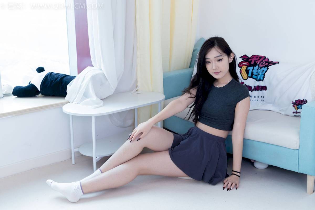 物恋传媒模特橙橙微露小蛮腰坠入爱河主题私房写真-65