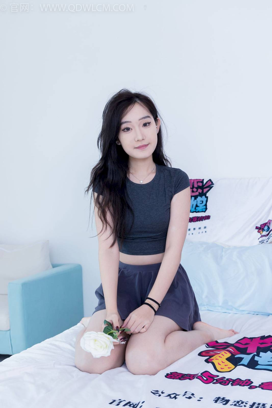 物恋传媒模特橙橙微露小蛮腰坠入爱河主题私房写真-91