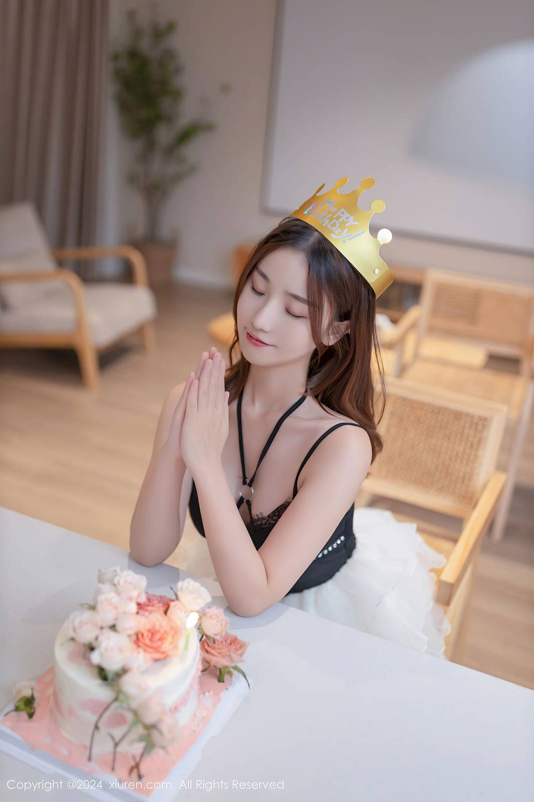 秀人网模特杏子Yada曼妙身姿生日场景拍摄性感写真-7