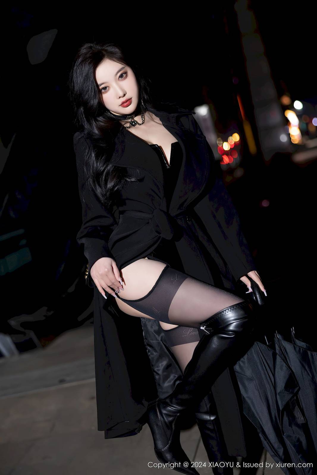 语画界女神杨晨晨Yome黑色外套搭配魅惑黑丝哈尔滨旅拍-5