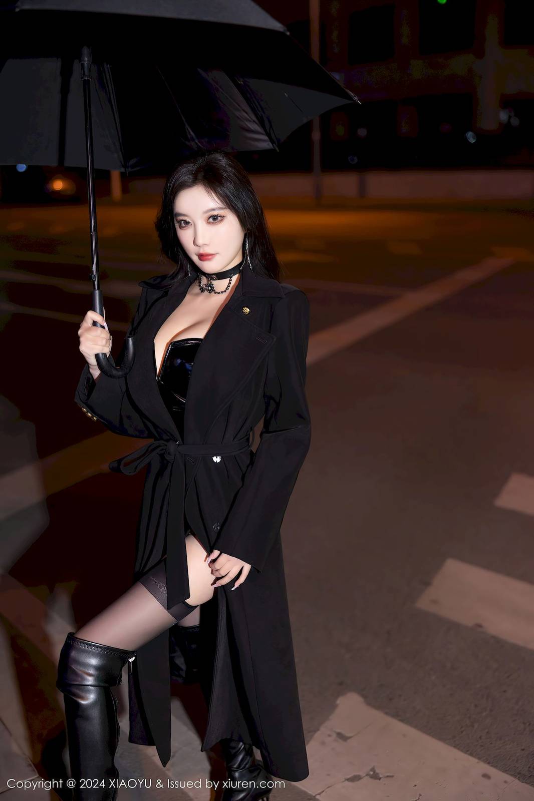 语画界女神杨晨晨Yome黑色外套搭配魅惑黑丝哈尔滨旅拍-16