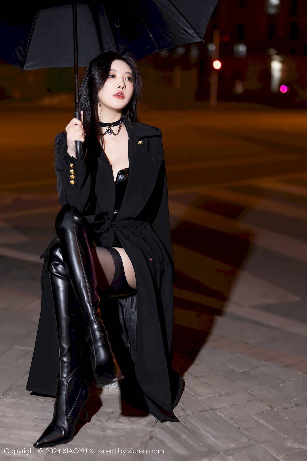 语画界女神杨晨晨Yome黑色外套搭配魅惑黑丝哈尔滨旅拍-17