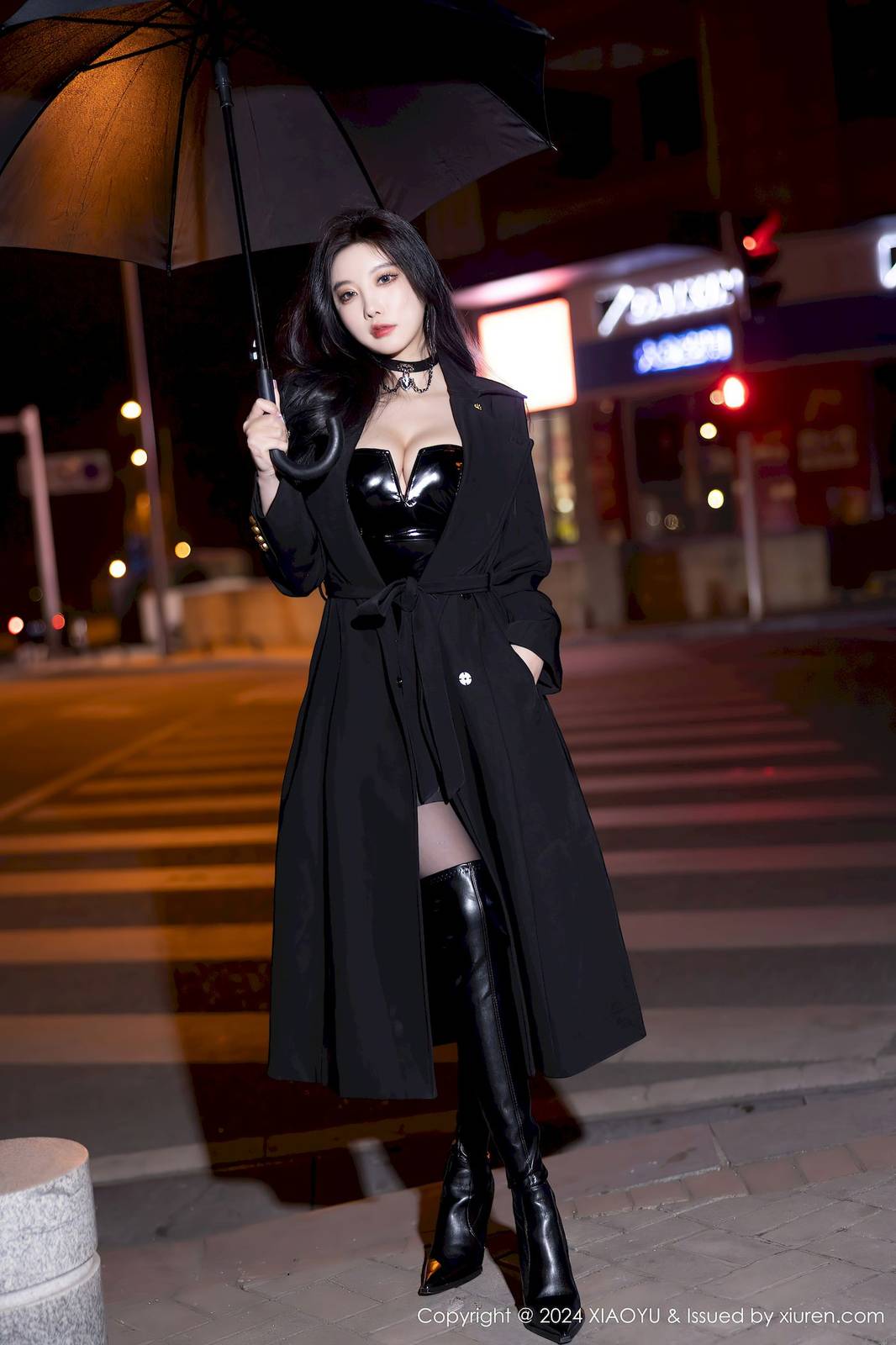 语画界女神杨晨晨Yome黑色外套搭配魅惑黑丝哈尔滨旅拍-22