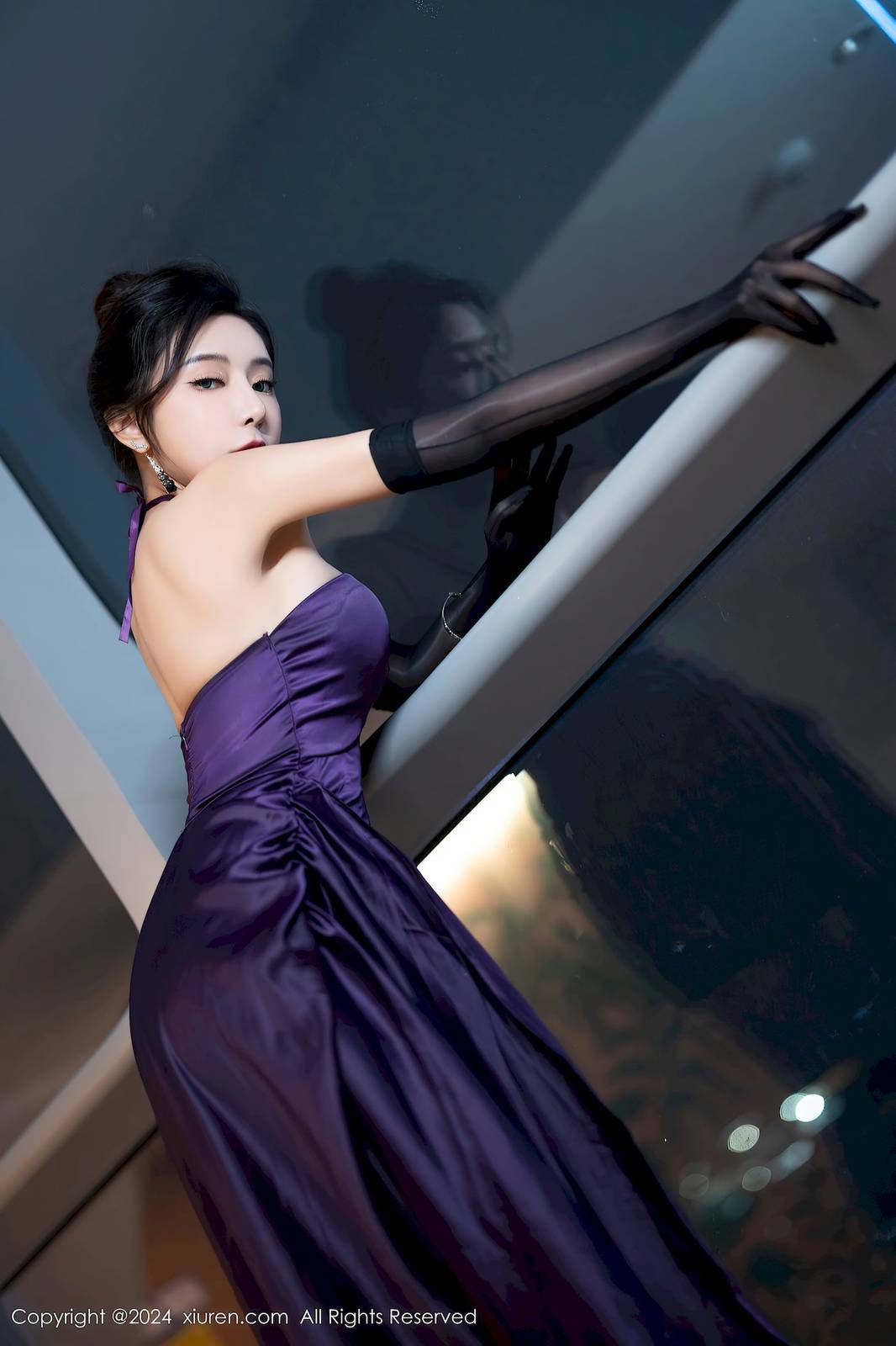 秀人网女神王馨瑶yanni露肩短裙搭配紫色丝袜性感写真-15