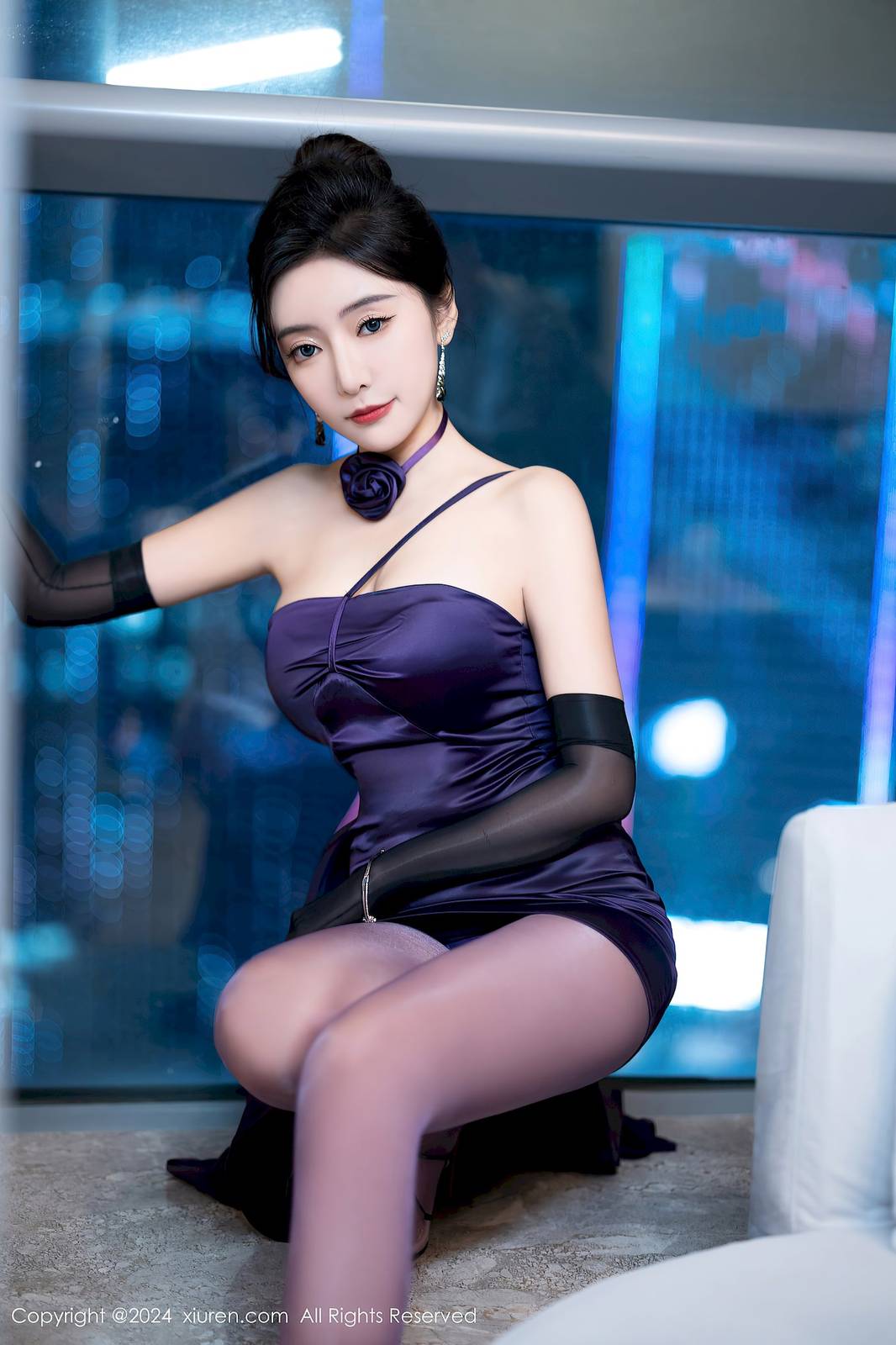 秀人网女神王馨瑶yanni露肩短裙搭配紫色丝袜性感写真-26