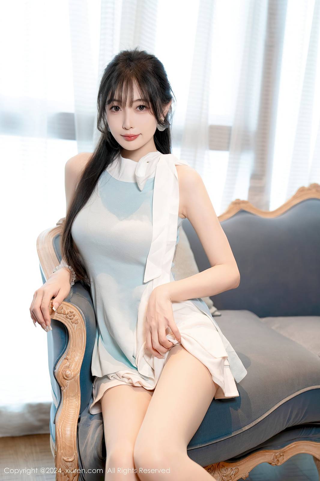 秀人网美女模特林星阑蓝白色连衣短裙白色丝袜性感写真-23