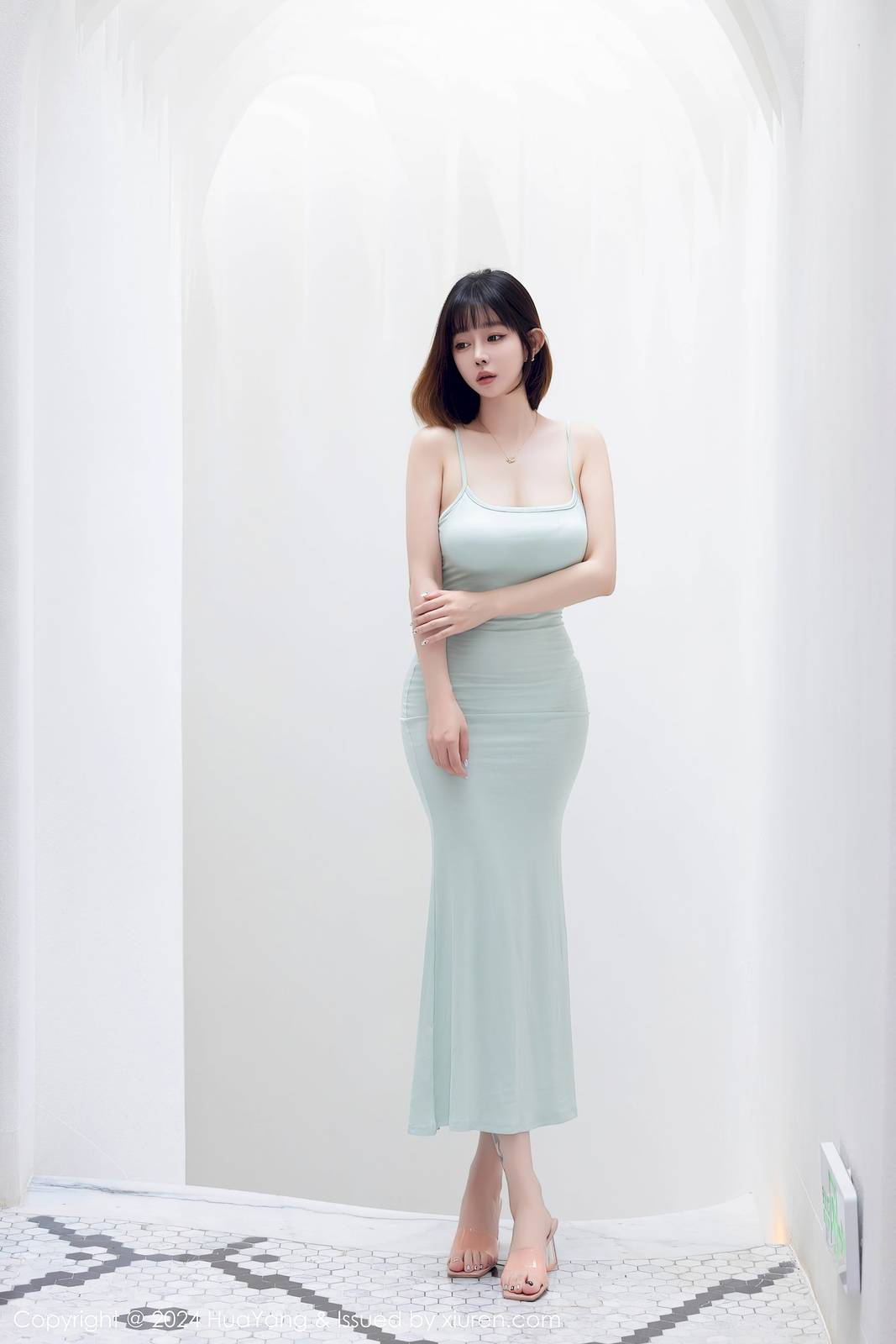 花漾Show女神王雨纯淡绿连衣长裙撩人心弦大理旅拍-2