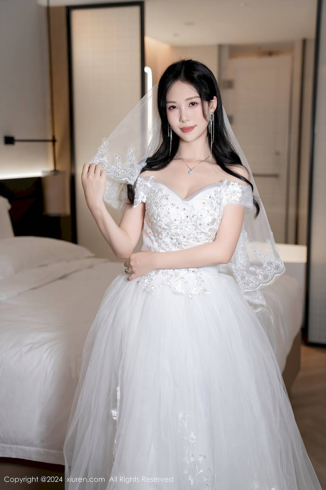 秀人网美女模特抖娘利世白色婚纱魅惑肉丝性感写真-27