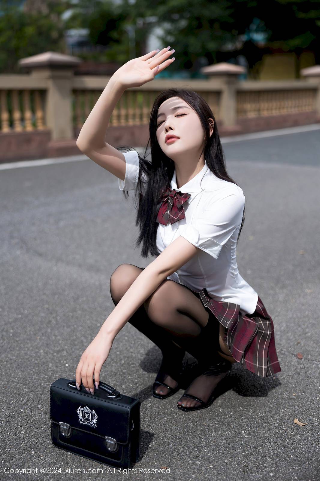 秀人网女神杨晨晨Yome魅惑黑丝搭配JK制服性感写真-8