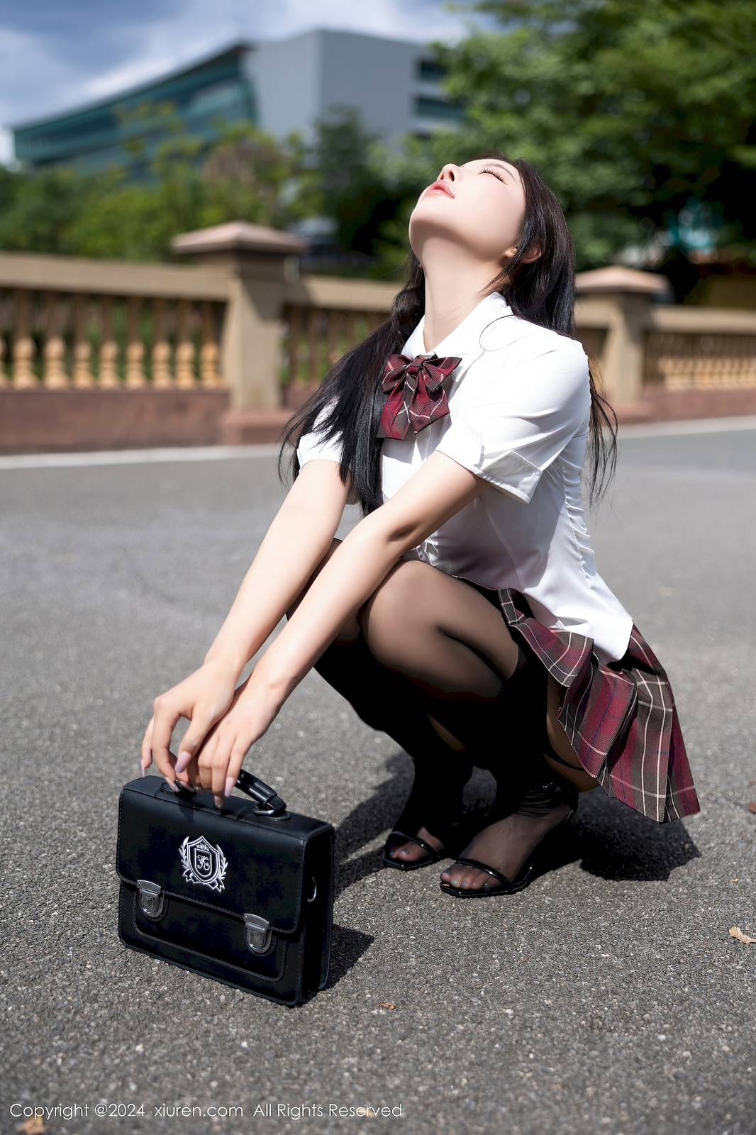 秀人网女神杨晨晨Yome魅惑黑丝搭配JK制服性感写真-7