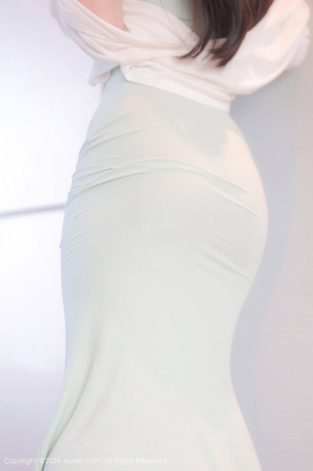 秀人网模特白茹雪abby浅色连衣裙搭配肉丝熟女性感写真-8