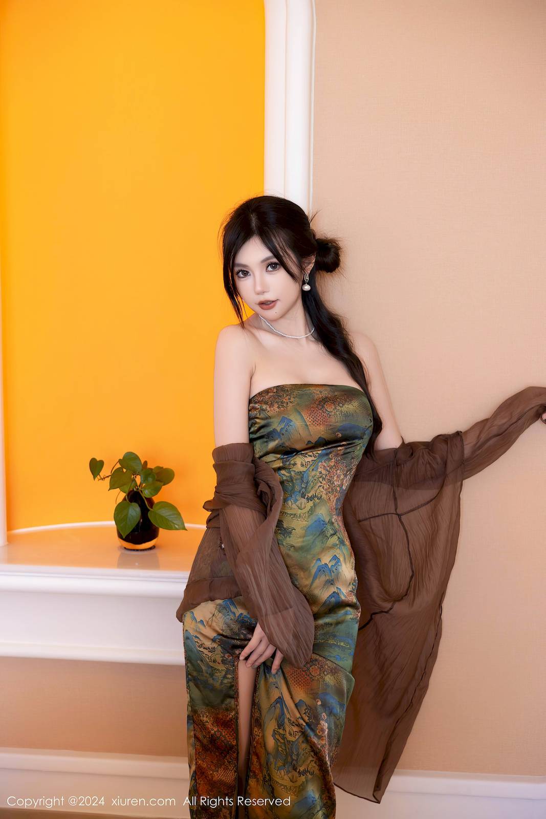 秀人网女神绮里嘉ula带图案短裙搭配原色丝袜心愿旅拍-23