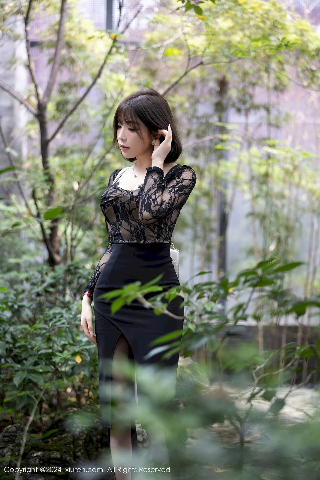 秀人网女神徐莉芝Booty黑色连衣裙魅惑黑丝崇左旅拍