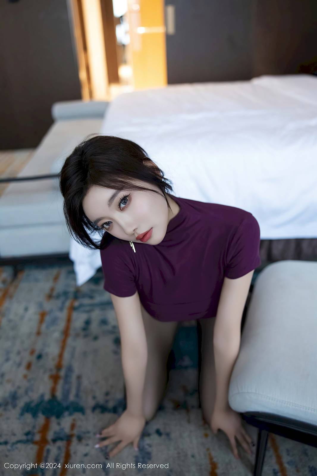 秀人网女神杨晨晨Yome紫色T恤搭配黑色短裙性感写真-27