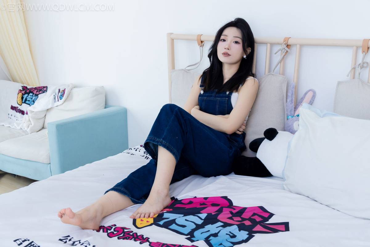 物恋传媒正妹嘟嘟牛仔背带裤居家女友视角写真-14