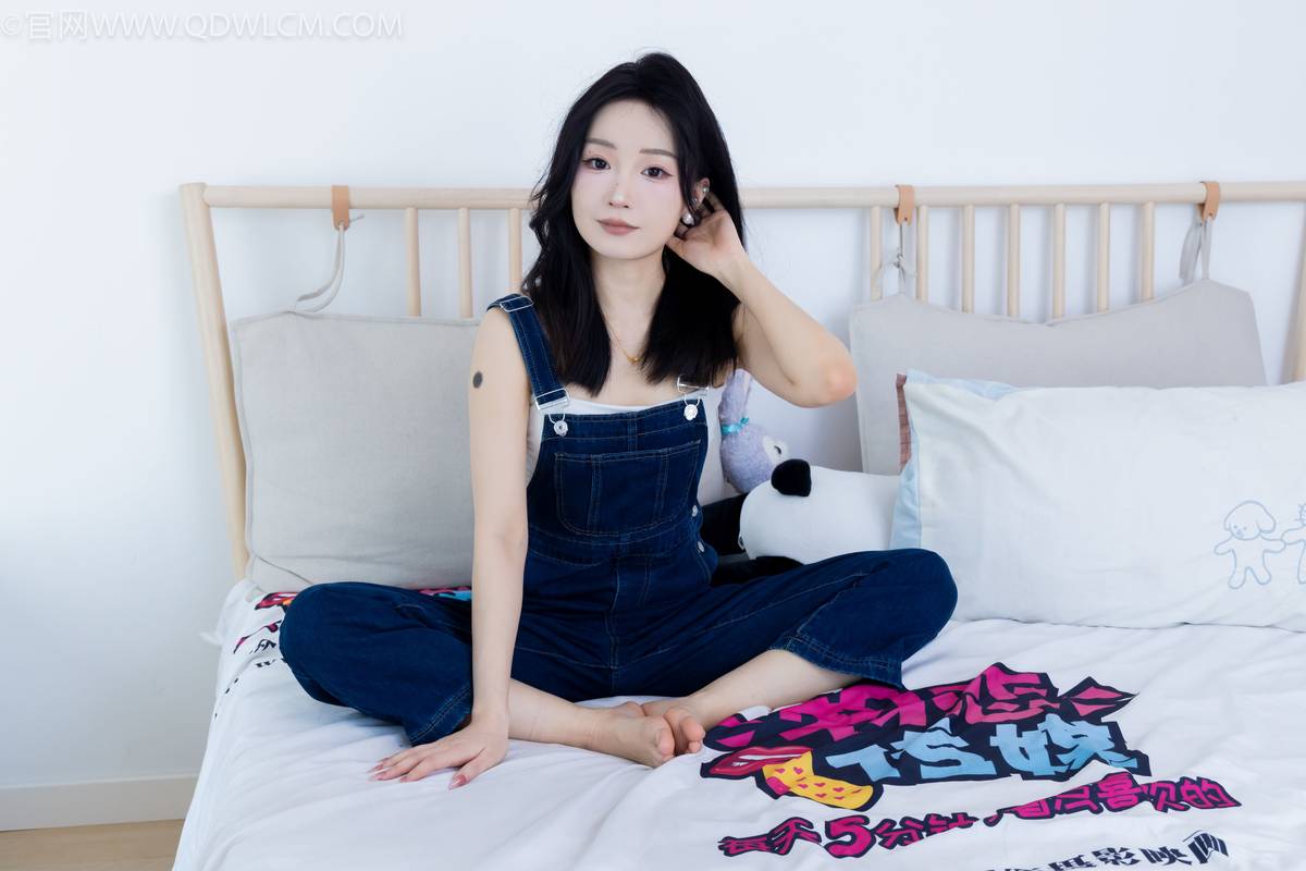 物恋传媒正妹嘟嘟牛仔背带裤居家女友视角写真-11