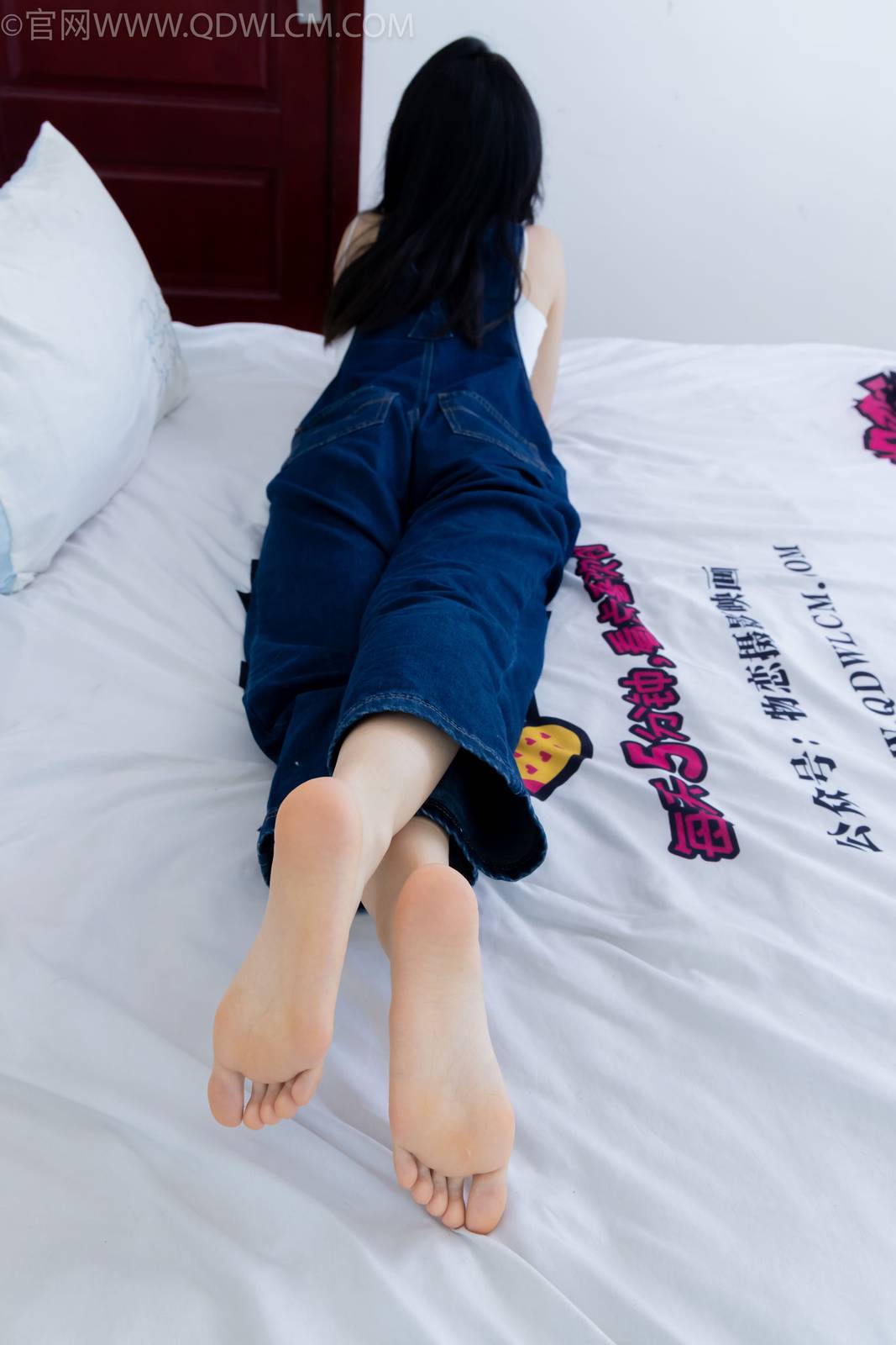 物恋传媒正妹嘟嘟牛仔背带裤居家女友视角写真-22