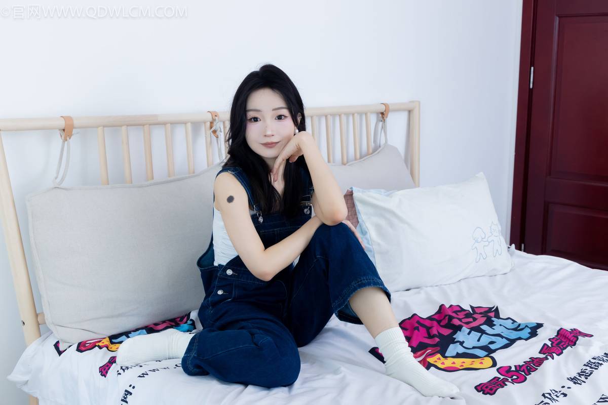 物恋传媒正妹嘟嘟牛仔背带裤居家女友视角写真-88