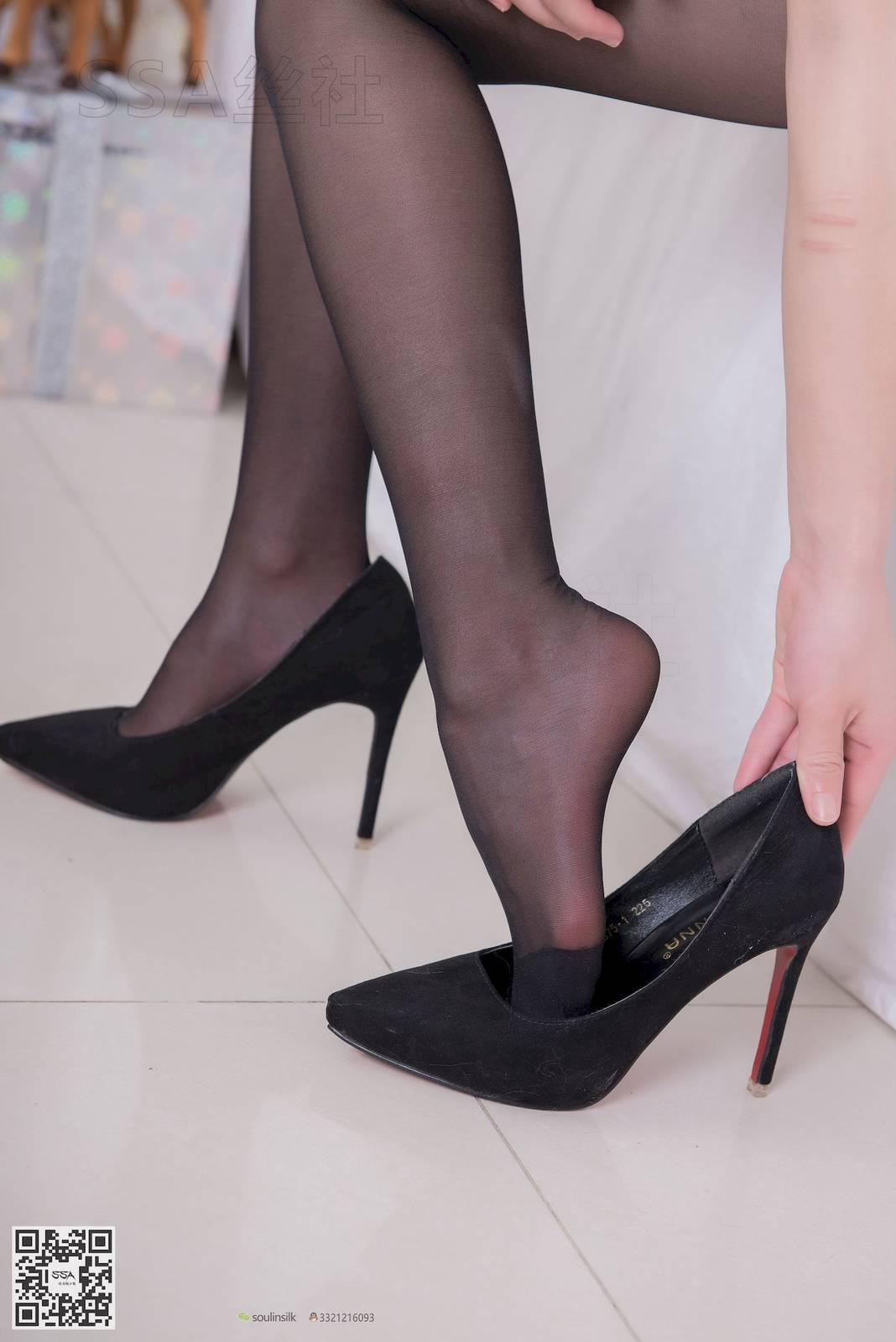 SSA丝社腿模佳佳短款旗袍搭配黑丝美腿性感特写-35