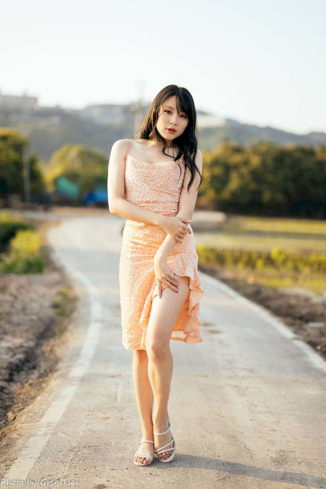 户外美女Ashley暖色连衣裙人比花娇阳光系列写真-39