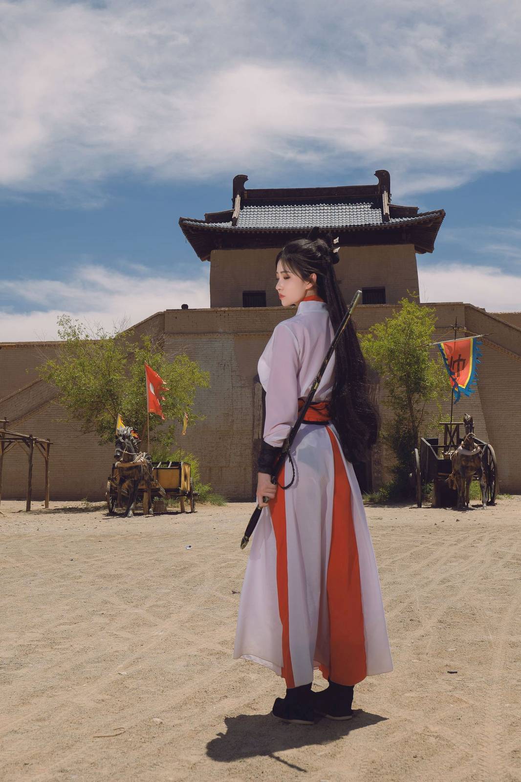 古典美女Nnian白衣胜雪沙漠女侠客主题柔情写真-8