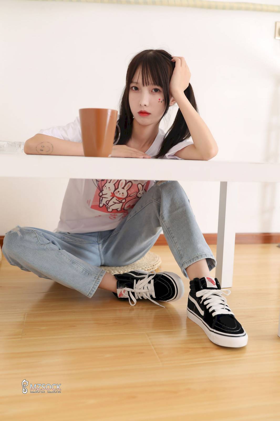 MZSOCK爱美足小妹樱子白色上衣牛仔裤足控写真-2