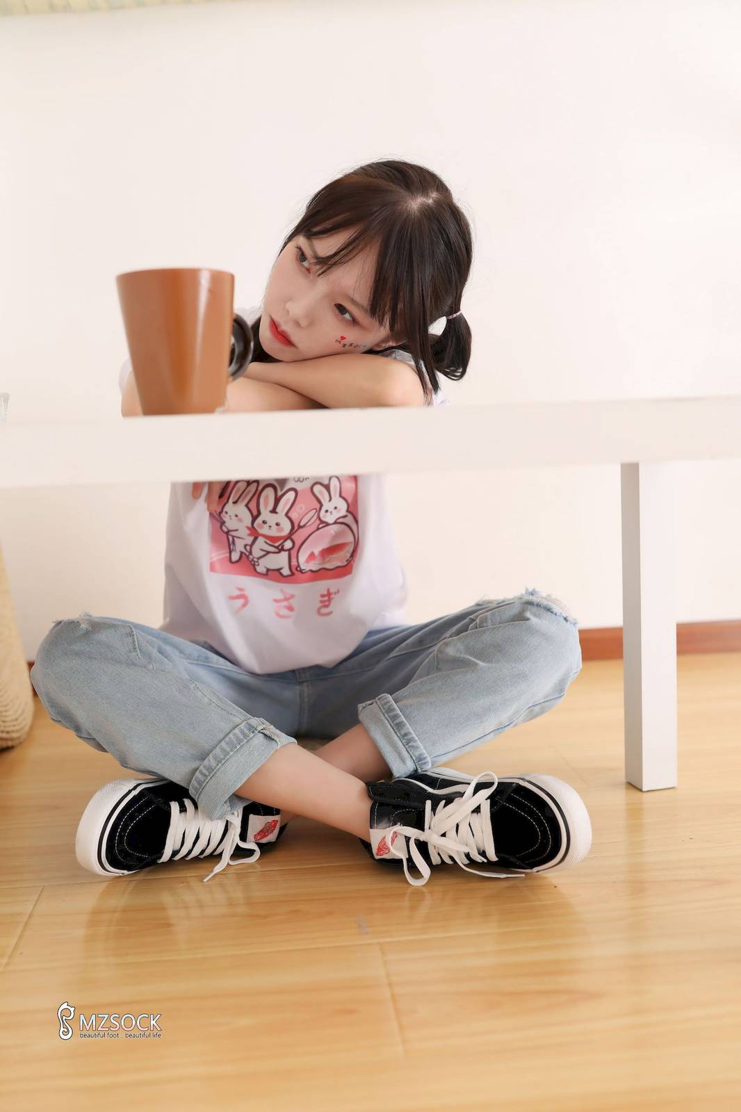 MZSOCK爱美足小妹樱子白色上衣牛仔裤足控写真-4
