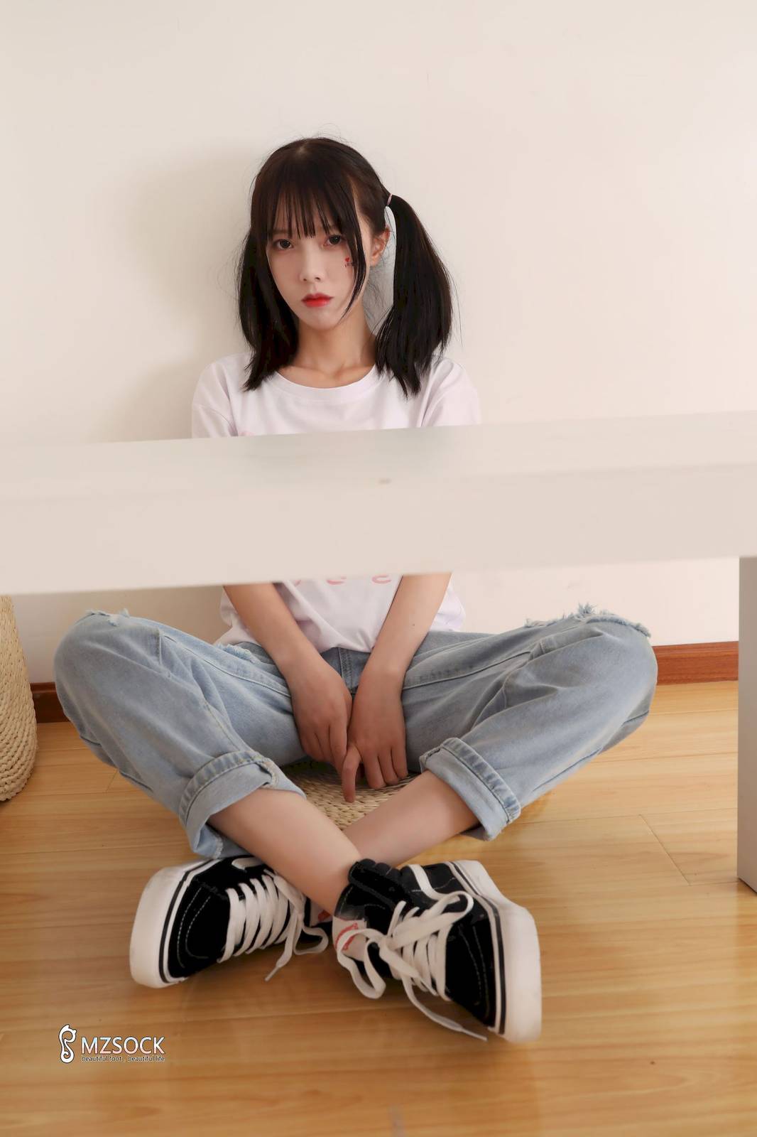 MZSOCK爱美足小妹樱子白色上衣牛仔裤足控写真-9