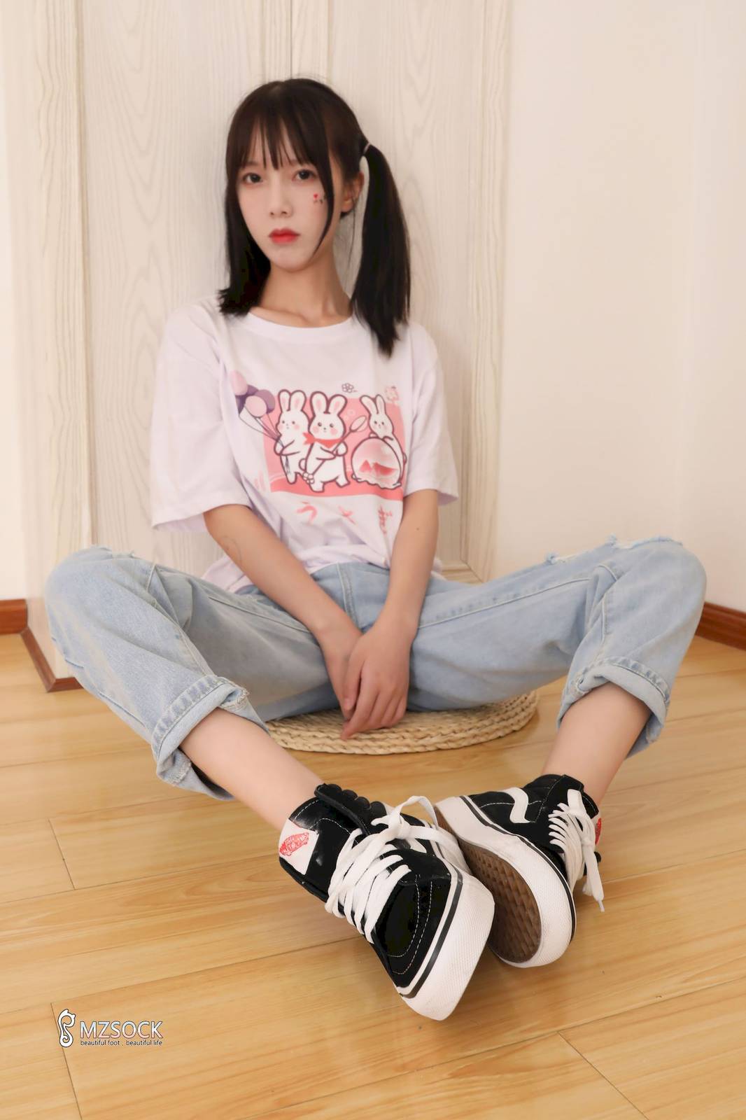MZSOCK爱美足小妹樱子白色上衣牛仔裤足控写真-24